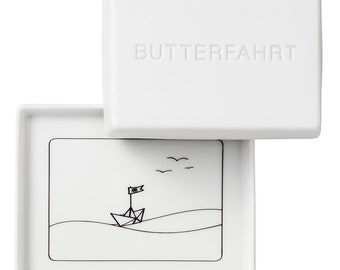 Butterdose "BUTTERFAHRT" aus weißem, matten Porzellan