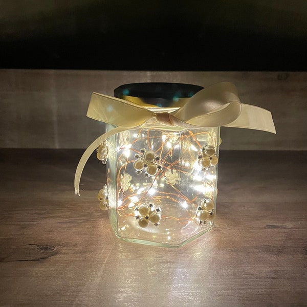 Tarro de cristal hexagonal mediano hecho a mano con iluminación de luciérnaga de alambre de cobre