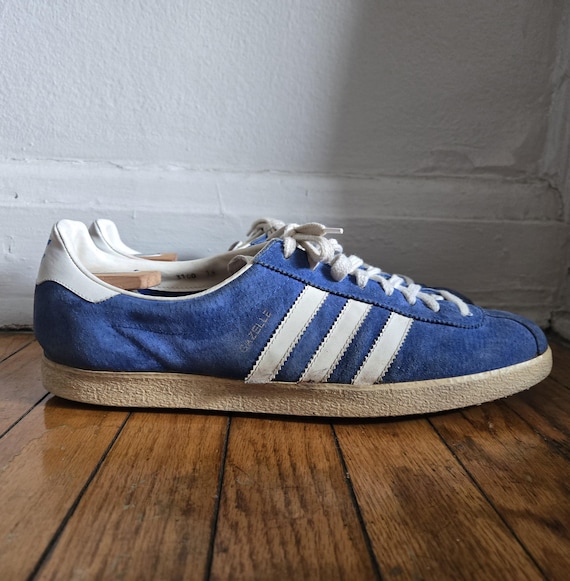 adidas gazelle silver green womens Adidas-Inspired General Greetings Corporation Vintage 1978 Plastic Sne –  Rewind Running™