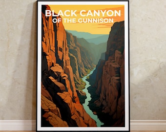 Könnte beinhalten: Ein Vintage-Poster mit einer malerischen Aussicht auf den Black Canyon of the Gunnison National Park. Das Poster zeigt einen tiefen Canyon mit einem gewundenen Fluss am Grund und hoch aufragenden roten Felswänden auf beiden Seiten. Der Text "Black Canyon of the Gunnison" ist oben auf dem Poster in Weiß gedruckt.