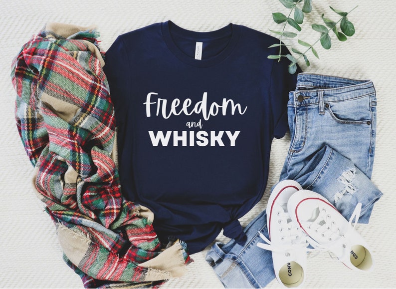Freedom and Whisky Tee - Scottish Graphic Bella Canvas Shirt afbeelding 1