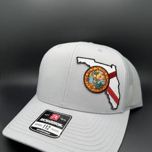 Zegel en kaart State of Florida – Premium Richardson 112 Trucker Hat – handgemaakt + gratis verzending