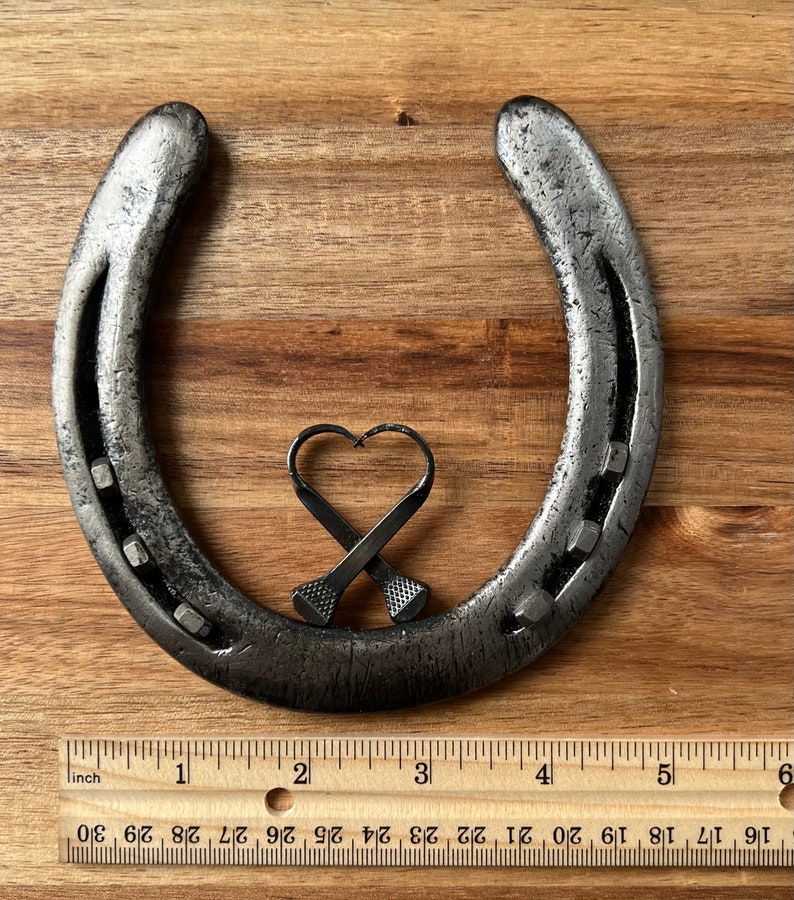 Horseshoe With Heart Horse Shoe Art Metal Art Horse Lover Etsy