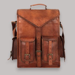 Mochila clásica de cuero genuino marrón, tipo mensajero para computadora portátil, para uso diario, versátil, para hombres y mujeres (12" x 16")