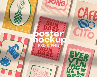 Puede incluir: Una colección de siete láminas de arte rectangulares con diseños gráficos coloridos. Las láminas muestran varias ilustraciones, incluyendo un jarrón a cuadros con una flor, una cafetera, un cupcake y textos como THIS IS MY SONG, CAFE CITO y EVERYTHING WILL BE OKEY.