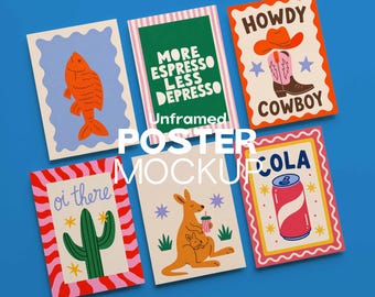 6 ingelijste 5:7 poster mockup PSD | ISO A4 platliggende set, sjabloon voor meerdere muurkunst, bewerkbare achtergrondkleur, mock-upscène met meerdere posters