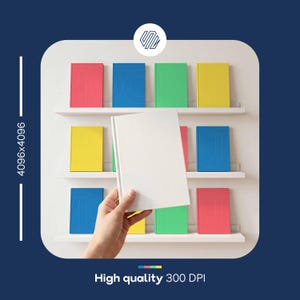 Pu&ograve; includere: Una libreria bianca con diversi libri colorati. Una mano tiene un libro bianco vuoto davanti alla libreria. I libri sono rossi, blu, verdi e gialli. L'immagine ha il testo "High quality 300 DPI".