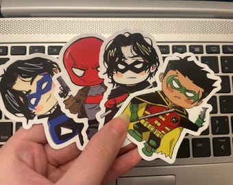 Pegatinas de 3" de Batfamily/DC: Nightwing, Red Hood, Red Robin y Robin