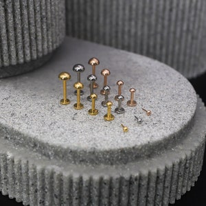 Clous semi-sphériques unis, labret sans filetage en titane de qualité implantaire 16 g, or, argent, clous minimalistes 2 mm-5 mm, dos plats, clou cartilagineux