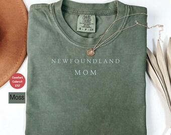 Newfoundland Mom Comfort Colors T-Shirt: Dog Lover Gift