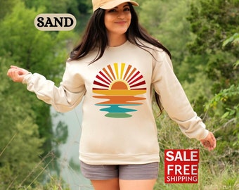 Retro Sunset Rays Sweatshirt: Wavy Sunshine Beach Tee