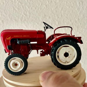 Pro construído REVELL 1/24 Porsche Junior 108 – Trator
