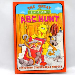 Vintage &quot;Great Sesame Street ABC Hunt&quot; Children&#39;s Book Featuring Big Bird & Snuffleupagus (1975, Wipeable Soft Cover)