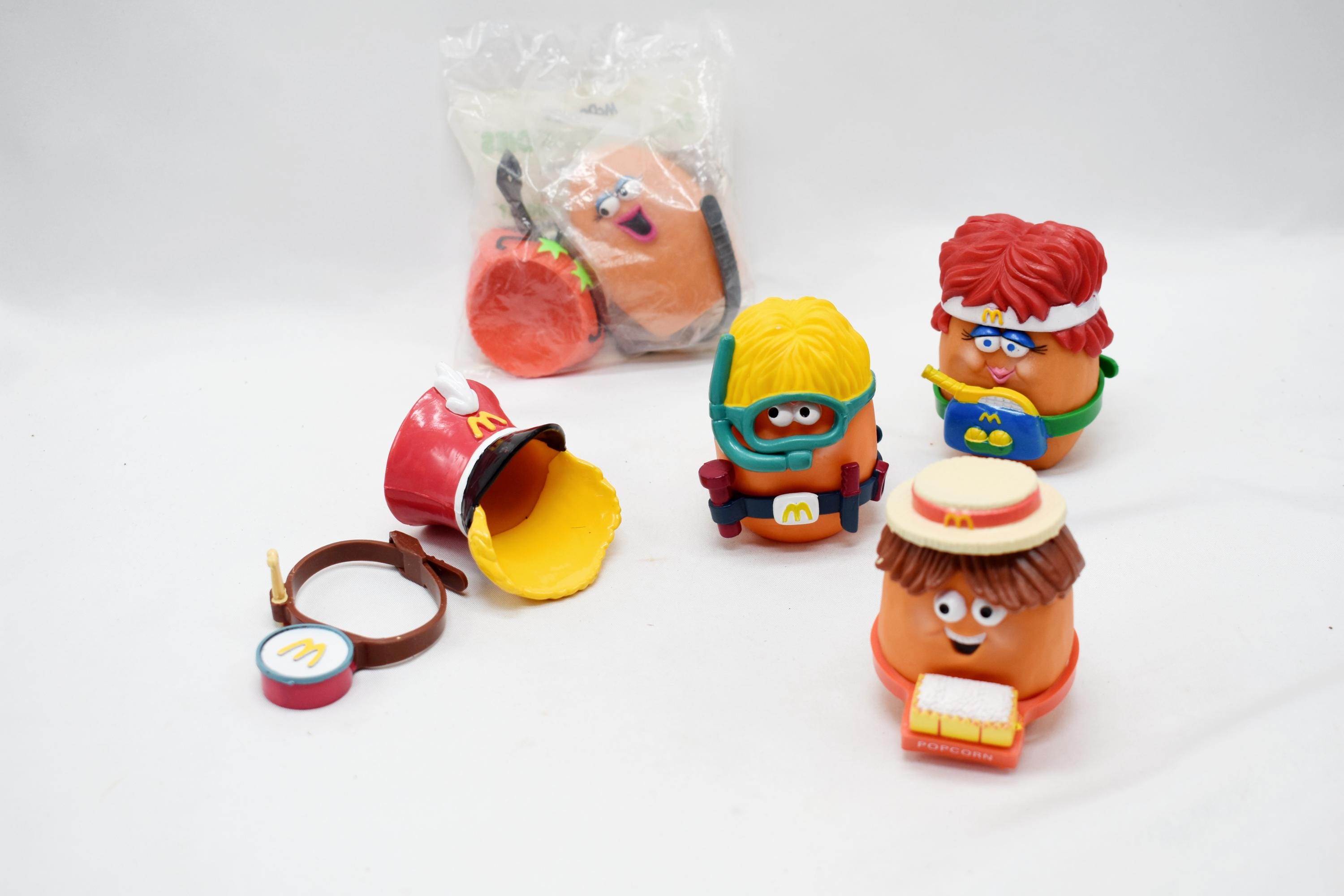 Vintage Mcnuggets Buddies (set of 4 Nuggets + 5 Outfits) - 1990s