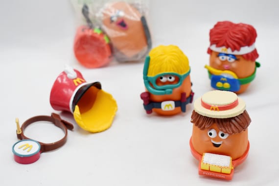 Vintage Mcnuggets Buddies (set of 4 Nuggets + 5 Outfits) - 1990s
