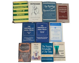 Kolekcja zabytkowych książek psychologicznych z połowy XX wieku (zestaw 11 książek z lat 40. i 70. XX wieku) – Sigmund Freud, Anna Freud, Erik Erikson i inni