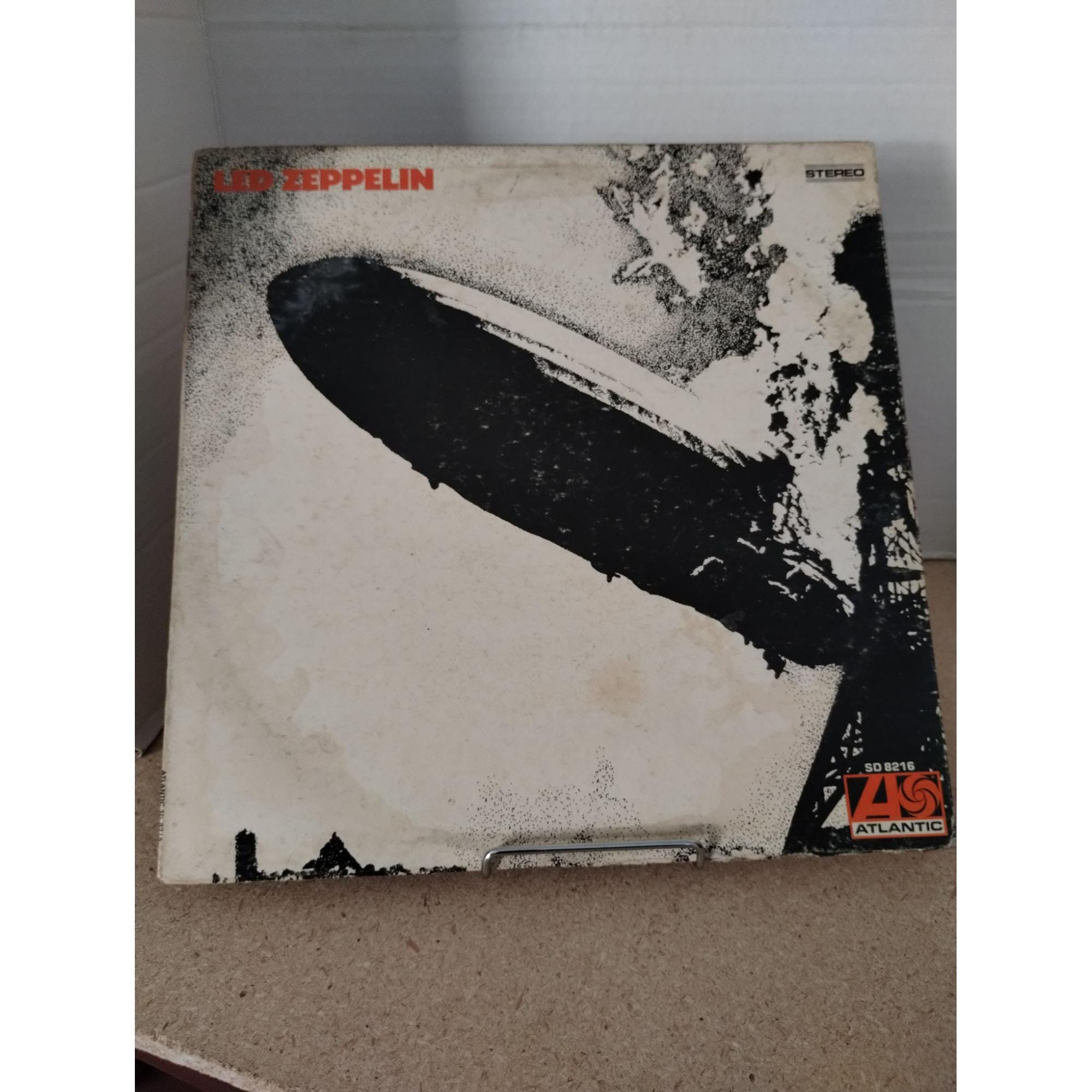 Led Zeppelin SD 8216 レコード　LP Amazon.com: Led Zeppelin I (Vinyl LP) Atlantic SD 8216: CDs