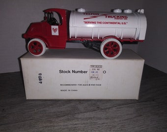 Yelton Trucking Mack Bull Dog Tanker Truck Vintage (1987) Ertl Die