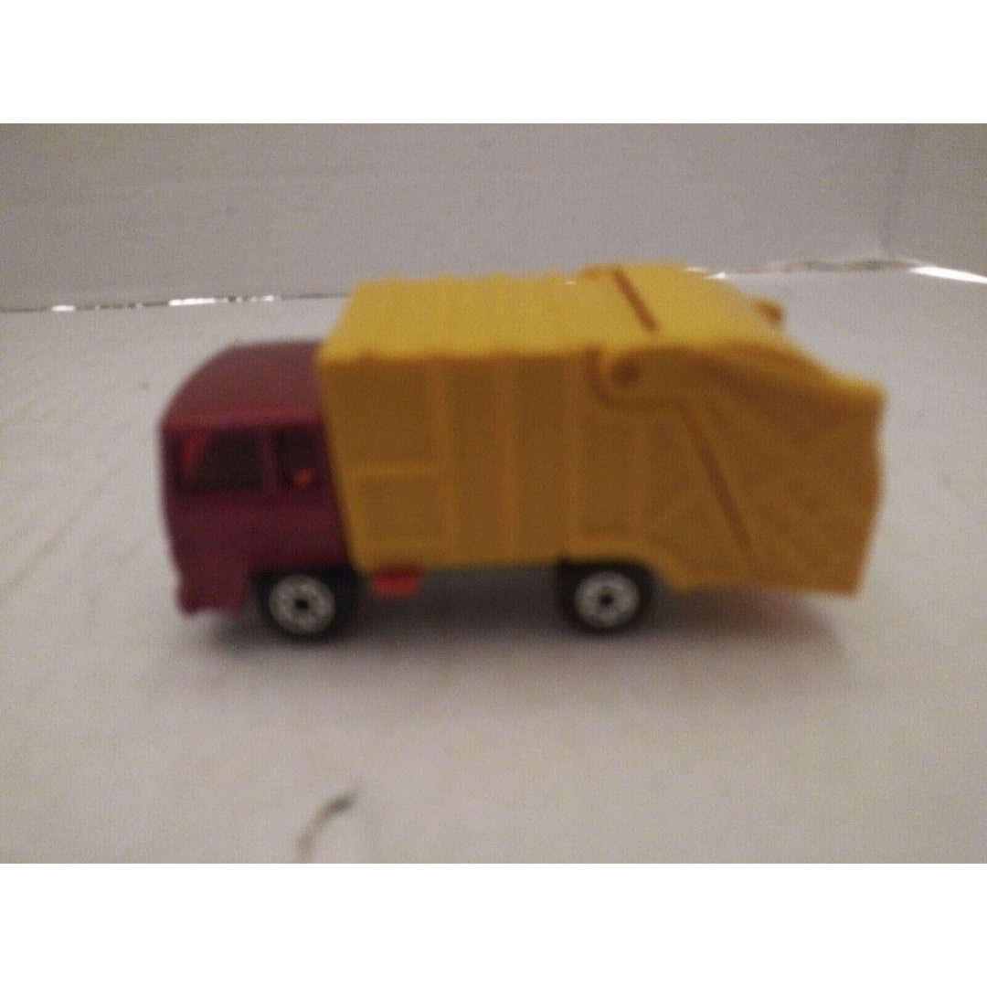 Matchbox Superfast 36 Camion Poubelle – Rouge Métallisé – En Boîte D'origine (MIB) – Occasion