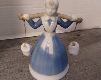 Lefton Blue e White Milk Maid Bell