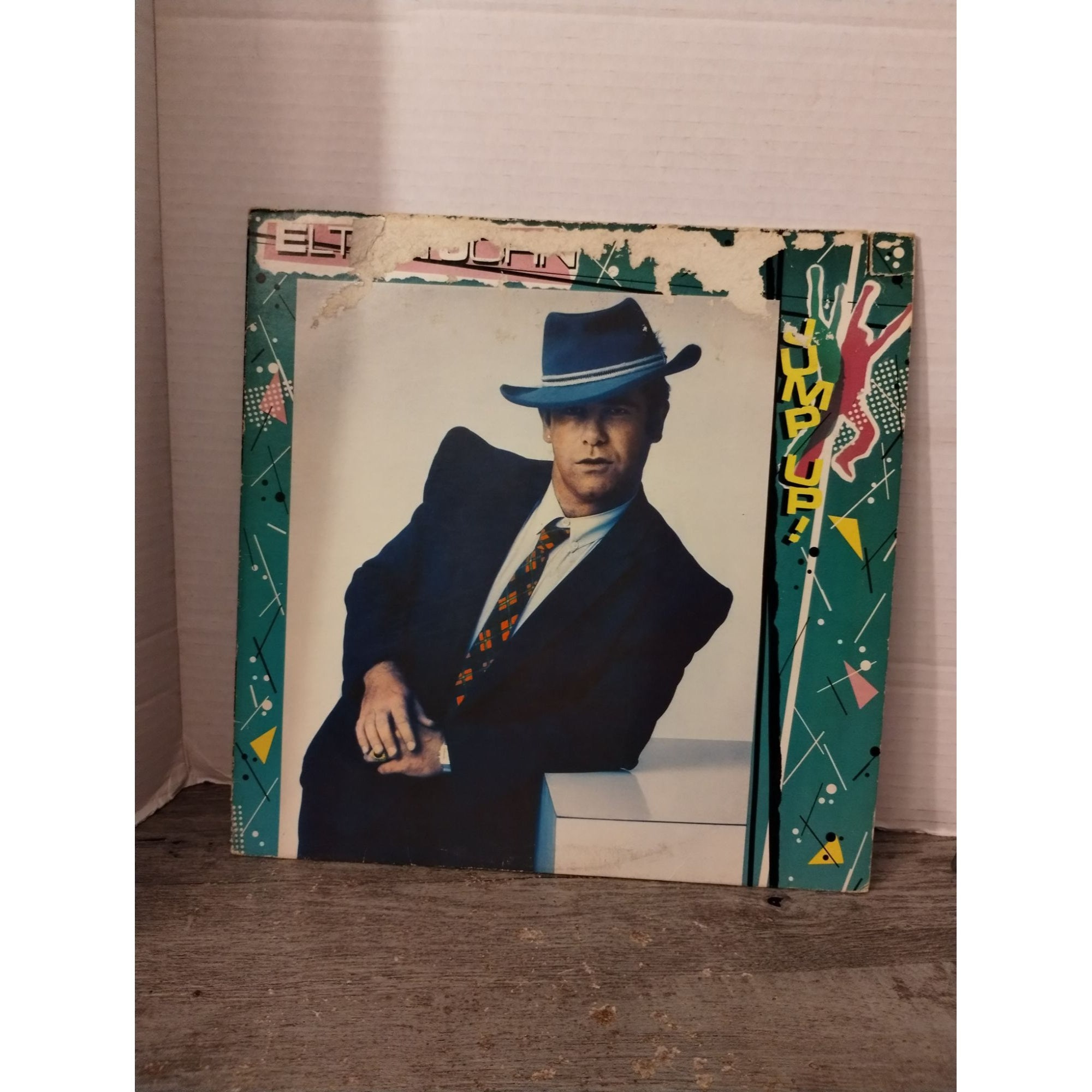 ELTON JOHN: Jump Up ! (ROCK) : avis / chronique à lire sur Music Waves ELTON JOHN: Jump Up ! (ROCK) : avis / chronique à lire sur Music Waves