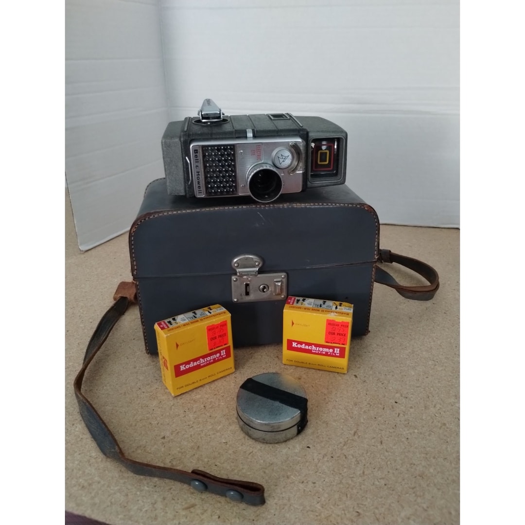 Bell & Howell 10mm Film Camera F/1.9 Electric Eye With Case 2