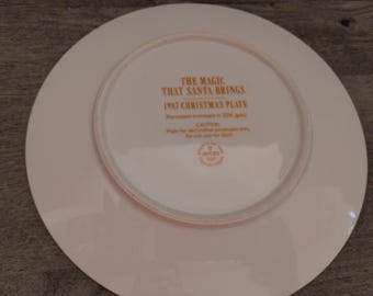 1987 the Magic That Santa Brings Porcelain W/ 22K Gold Christmas