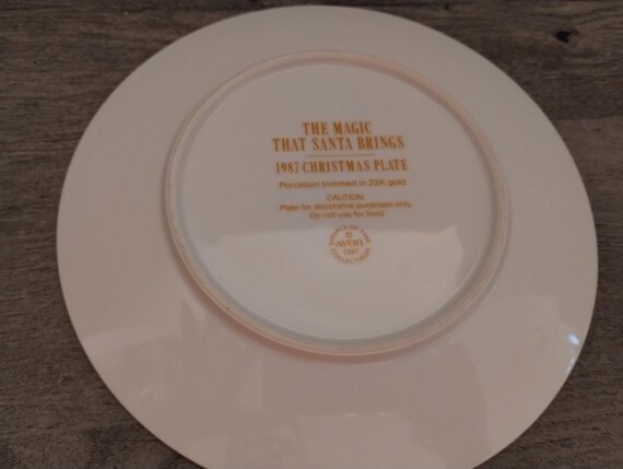 1987 the Magic That Santa Brings Porcelain W/ 22K Gold Christmas