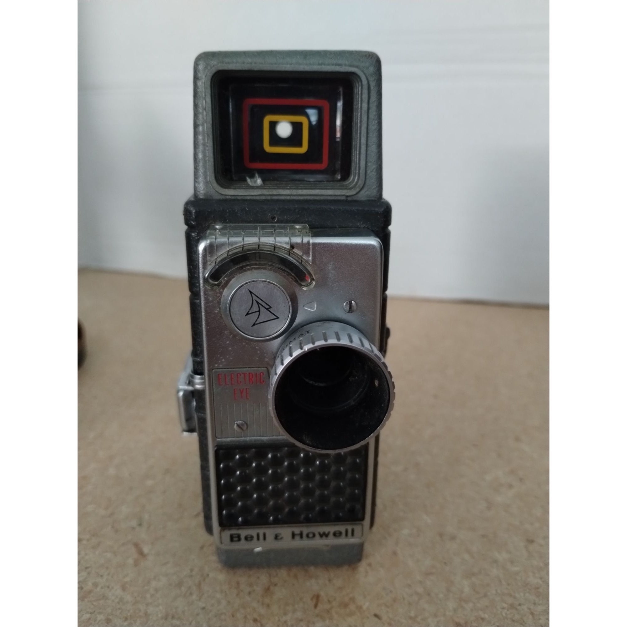 Bell & Howell 10mm Film Camera F/1.9 Electric Eye With Case 2
