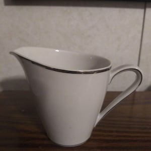 Creamer Majestic Platinum Hutschenreuther Arzberg Bavaria Germany