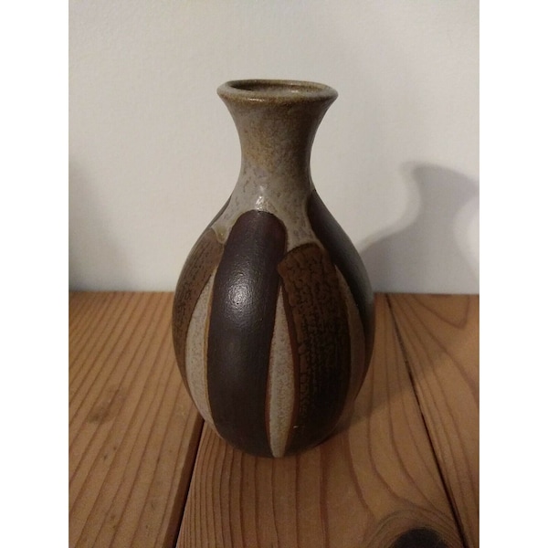 A Price Import Japan Vintage Vase 5 1/4"