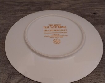   Christmas Magic 皿 1987 the Magic That Santa Brings Porcelain W/ 22K Gold Christmas
