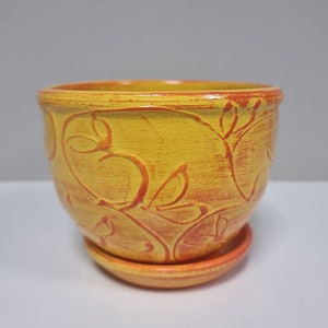 Handbemalter Keramik Übertopf Gelb Blumenrelief Illustration Keramiktopf Geschenk für Sie