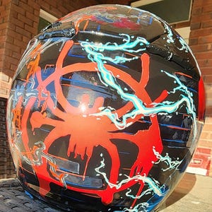 Hand-Painted Motorcycle Helmet – Custom Artwork on Your Helmet