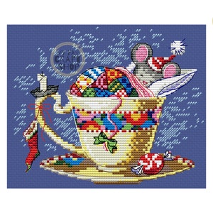 Christmas Mouse Cross Stitch PDF. Instant Download. Counted Cross Stitch Chart. Modern Cross Stitch. Christmas Embroidery. Needlepoint.