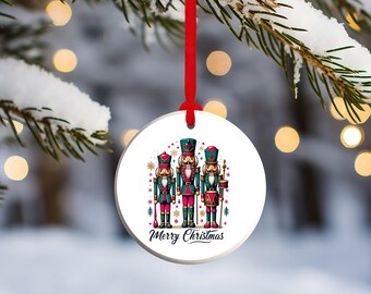 Drie notenkrakers rond keramisch kerstornament, kerstboomdecoratie trendy cadeau voor familie en vrienden Cadeau voor kerstvakantie Boomdecoratie