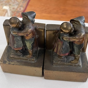 Antique Armor Bronze Dutch Boy Kissing Girl Bookends