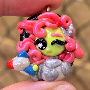 Alien Polymer Clay Charm, Retro Space Keychain, Handmade Cosmic Ornament
