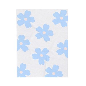 Light Blue Flower Velveteen Plush Blanket