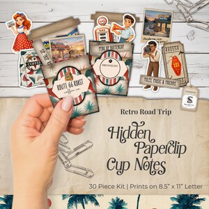 Könnte beinhalten: Ein 30-teiliges Bastelset zum Thema Retro-Roadtrip mit ausgestanzten Papier-Kaffeetassen, Charakter-Aufklebern und Etiketten im Vintage-Stil. Das Set enthält gedruckte Elemente wie ein Route 66 Roast-Etikett, eine Diner-Szene und einen Motel-Schlüsselanhänger, die auf 21,6 cm x 27,9 cm großem Papier gedruckt werden können.