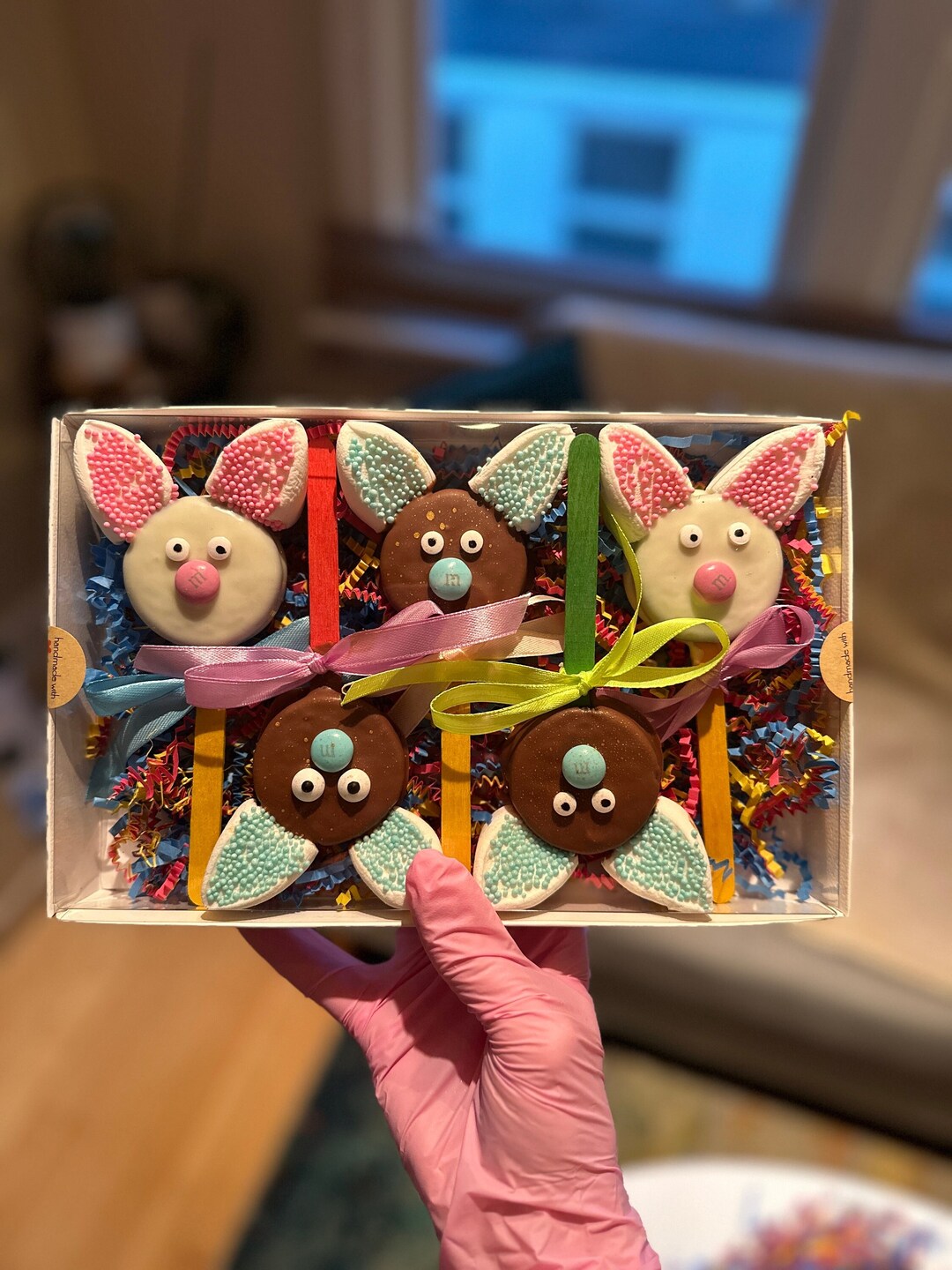 Easter Oreo Cookie Pops! Cute Chocolate Covered Oreo Bunnies With ...