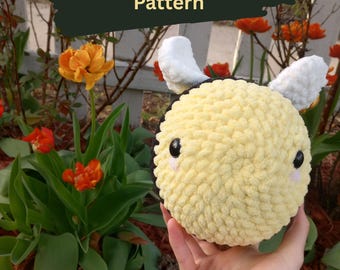 Crochet Bee Pattern, Cute crochet pattern, Handmade Easy Crochet Bee Pattern For Beginners, 2 Types Of Wings.