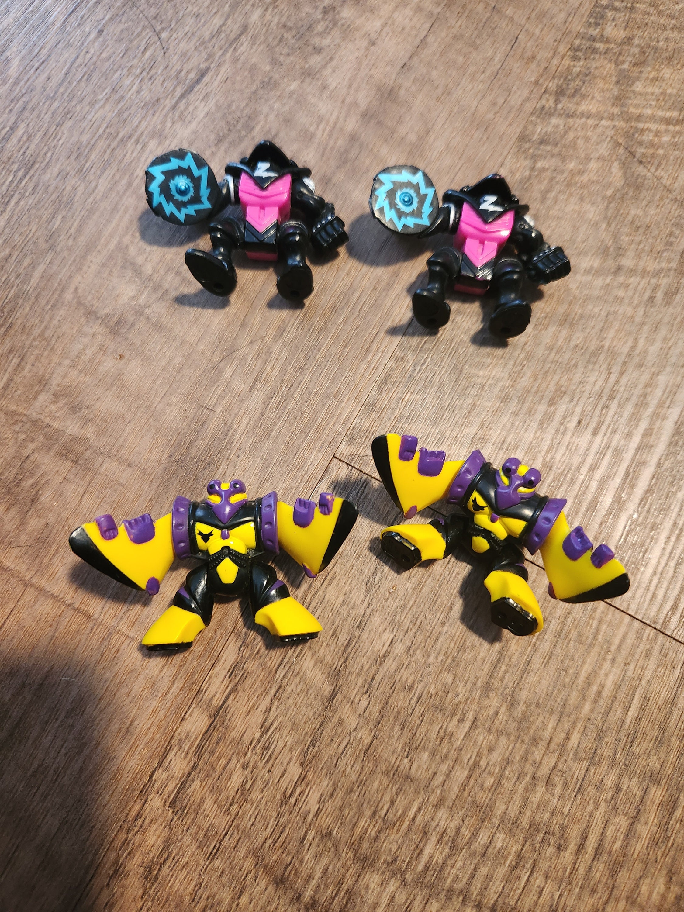 Vintage 1993 Z-bots Micro Machine Skyviper & Buzzsaw Burger