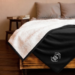 Custom Logo Embroidered Warm Fleece Blanket, Monogrammed Sherpa Throw Blanket Present, Cute Holiday Gift Idea, Custom Logo Corporate Gift