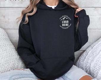 カスタム刺繍ロゴテキストパーカー、パーソナライズ刺繍ビジネスフード付きスウェットシャツ、モノグラム会社名クルーネック、ビジネスユニフォーム