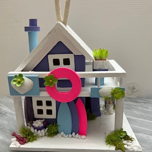 Dekoratives Vogelhaus - “Barbie Purple Beach Dream House”