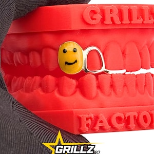 Custom Silver Grillz Smiley Face Teeth Grill Open Face Tooth Cap Hip Hop Jewelry Y2K Mouth Grillz Personalized Smile Teeth Grill Single Cap