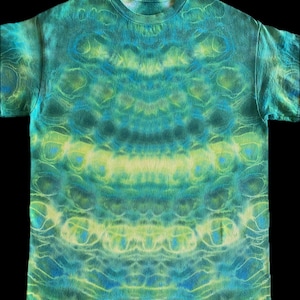 May include: A rustic wooden sign with the text "Welcome to our porch" in white lettering. The sign features a distressed finish and a simple, inviting design, perfect for outdoor decor.