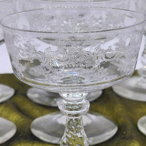 10x Very Elegant Vintage Etched Crystal Elegant Coupe Glasses*
