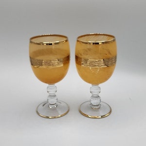 Stunning 2x Yellow Marble-esque Crystal Wine/Water Glasses with Gold Etched Trim & Gold Rim